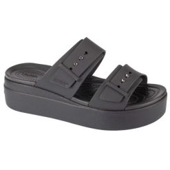 Klapki Crocs Brooklyn Low Wedge Sandal 207431-001 czarne. Czarne klapki damskie bez wzorów, casualowe, bez obcasa, na koturnie. Za 360.09 zł.