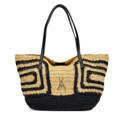 Torebka Patrizia Pepe. Brązowe torebki do ręki damskie Patrizia Pepe, bez wzorów, klasyczne, bez dodatków. Za 1,669.00 zł.