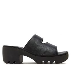 Klapki Fly London. Czarne klapki damskie Fly London, bez wzorów, bez obcasa. Za 349.99 zł.