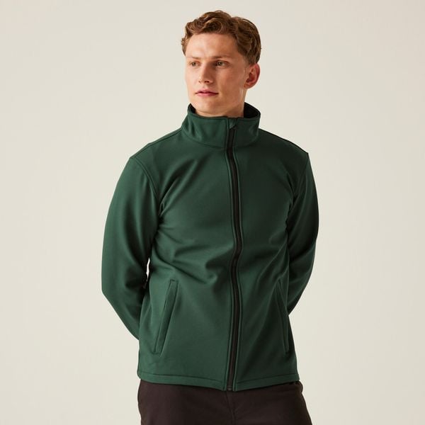 Męska kurtka softshell Ablaze z nadrukiem. Czarne kurtki męskie Regatta, na jesień, m, bez wzorów, z materiału, bez kaptura. Za 135.99 zł.