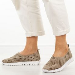 Szare ażuowe skórzane półbuty damskie Vinceza 93220. Szare mokasyny damskie VINCEZA, z jeansu, biznesowe. W wyprzedaży za 192.72 zł.