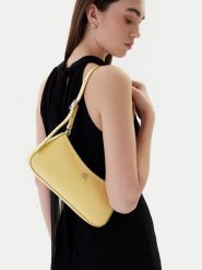 Calvin Klein Torebka Ck Small Shoulder Bag LV04F3170G Żółty. Żółte torebki do ręki damskie Calvin Klein, bez wzorów, ze skóry, bez dodatków. Za 299.99 zł.