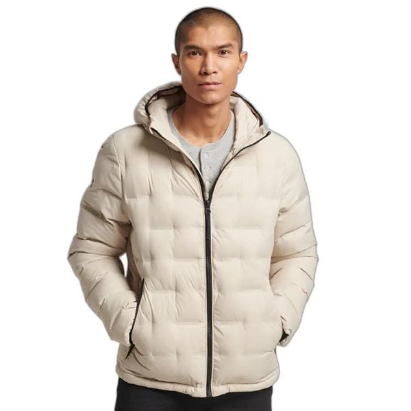 Krótka pikowana kurtka Superdry. Brązowe bluzki z długim rękawem męskie Superdry., s, z aplikacjami, z poliesteru, klasyczne, z kapturem. Za 539.00 zł.