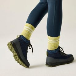 Buty damskie trekkingowe Printed Orla Kiely. Niebieskie obuwie sportowe damskie Regatta, na zimę, trekkingowe. W wyprzedaży za 587.00 zł.