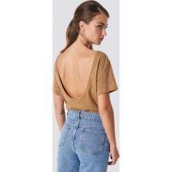 NA-KD Basic T-shirt z odkrytymi plecami - Brown,Beige,Yellow. Brązowe t-shirty damskie NA-KD Basic, z dekoltem na plecach. Za 52.95 zł.