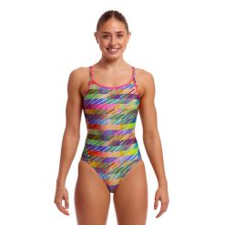 Strój kąpielowy jednoczęściowy FUNKITA Static Stack - Diamond Back. Niebieskie kostiumy jednoczęściowe damskie FUNKITA, s, bez wzorów, sportowe, do pływania. Za 259.00 zł.