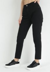 Czarne Jeansy Mom Fit z Wysokim Stanem Marzia. Czarne jeansy damskie Born2be, z podwyższonym stanem. Za 89.99 zł.