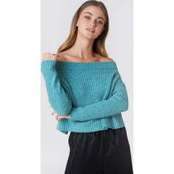 NA-KD Sweter w prążki z odkrytymi ramionami - Blue. Swetry damskie marki NA-KD. W wyprzedaży za 30.47 zł.