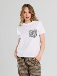 Koszulka z kieszenią w zwierzęcy wzór - biały. Białe t-shirty damskie Sinsay, l, bez wzorów, bez kołnierzyka. Za 19.99 zł.