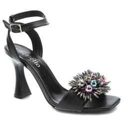 Czarne Sandały Chebello Eleganckie Skórzane Buty. Czarne klapki damskie CheBello, z aplikacjami, ze skóry, bez obcasa, na obcasie, bez zapięcia. Za 299.00 zł.