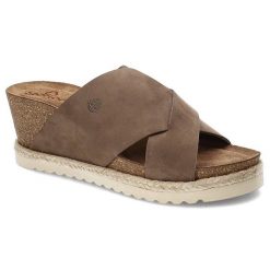 Brązowe Klapki Yokono Damskie Na Koturnie. Brązowe klapki damskie Yokono, bez wzorów, z nubiku, klasyczne, bez obcasa, na koturnie. Za 249.00 zł.