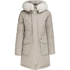 Parka WOOLRICH MILITARYFOX. Kurtki damskie marki Woolrich. W wyprzedaży za 4,578.00 zł.