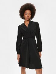 DKNY Sukienka codzienna DD3G2174 Czarny Regular Fit. Czarne sukienki damskie DKNY, na co dzień, bez wzorów, z syntetyku, bez kołnierzyka, bez ramiączek, proste. Za 739.99 zł.