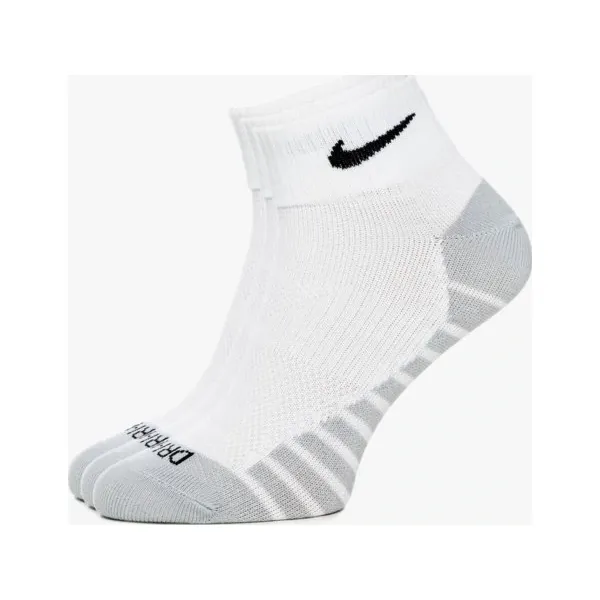 Nike Skarpety U Nk Dry Ltwt Qtr 3Pr , biały, rozmiar M. Białe skarpety damskie Nike, bez wzorów, z bawełny. W wyprzedaży za 39.99 zł.
