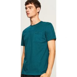 T-shirt ze strukturalnej bawełny - Turkusowy. T-shirty męskie marki Giacomo Conti. W wyprzedaży za 39.99 zł.