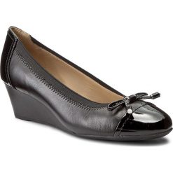 Półbuty GEOX - D Florialie A D54T4A 0KF66 C9999 Black. Czarne półbuty damskie Geox, ze skóry ekologicznej, eleganckie. W wyprzedaży za 299.00 zł.