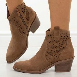 Coffee skórzane botki damskie, kowbojki S.Barski 8011. Botki damskie S.BARSKI, na jesień, z jeansu, eleganckie, bez obcasa, na obcasie, bez zapięcia. W wyprzedaży za 269.10 zł.