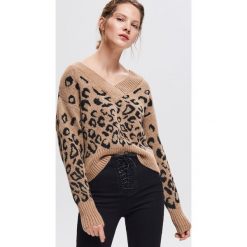 Sweter we wzory - Beżowy. Swetry damskie marki Reserved. Za 139.99 zł.