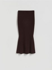 Dzianinowa spódnica midi - brązowy. Brązowe spódnice damskie Reserved, l, bez wzorów, z bawełny, midi, dopasowane. Za 139.99 zł.