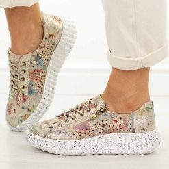 Złote skórzane półbuty damskie Vinceza 79604. Żółte półbuty damskie VINCEZA, na jesień, bez wzorów, z jeansu, biznesowe, z okrągłym noskiem, bez obcasa, na platformie, bez zapięcia. W wyprzedaży za 236.72 zł.