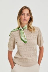 Wzorzysta apaszka zielona. Zielone szaliki i chusty damskie MOODO, bez wzorów, z poliesteru. Za 34.99 zł.