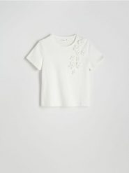Bluzka z aplikacją 3D - biały. Białe bluzki damskie Reserved, l, z aplikacjami, z bawełny, klasyczne, bez kołnierzyka, bez ramiączek. Za 79.99 zł.