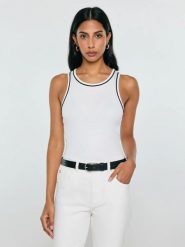 Top damski z kontrastowym wykoŅczeniem biały Lessa 100. Białe koszulki sportowe damskie Big Star, l, bez wzorów, z dzianiny, eleganckie, bez kołnierzyka. Za 59.99 zł.