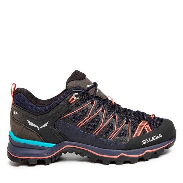Trekkingi Salewa. Czarne obuwie sportowe damskie Salewa, bez wzorów, trekkingowe. Za 629.99 zł.