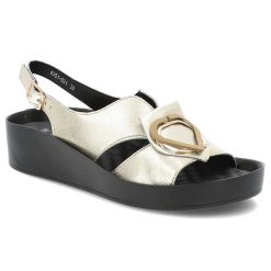 Sandały damskie S. Barski, ze skóry naturalnej licowej na platformie z ozdobą ze sprzączką, złote, KV51-031. Żółte sandały damskie S.BARSKI, z aplikacjami, ze skóry, bez obcasa, na koturnie, bez zapięcia. Za 149.00 zł.