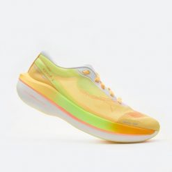 Buty do biegania męskie Kiprun KD900X 2. Białe buty sportowe męskie KIPRUN, bez zapięcia, do biegania. Za 599.99 zł.