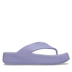 Japonki Crocs. Fioletowe klapki damskie Crocs, bez wzorów, bez obcasa. Za 229.99 zł.