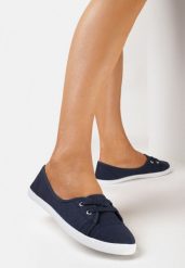 Granatowe Tenisówki z Niską Cholewką i Ozdobnym Sznurowaniem Maelisa. Niebieskie trampki i tenisówki damskie Born2be, bez wzorów, z jeansu, eleganckie, przed kostkę, bez zapięcia. Za 19.99 zł.