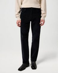 MESKIE SPODNIE WRANGLER TEXAS BLACK 112370852. Czarne spodnie materiałowe męskie Wrangler, l, bez wzorów, z materiału. Za 219.99 zł.