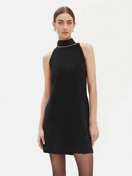 Imperial Sukienka koktajlowa ADPXIKP Czarny Regular Fit. Czarne sukienki damskie Imperial, m, bez wzorów, z syntetyku, wizytowe, bez kołnierzyka, bez ramiączek. Za 369.99 zł.