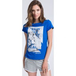 T-shirt damski TSD015 - granatowy. Niebieskie t-shirty damskie 4f. W wyprzedaży za 49.99 zł.