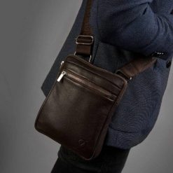 Męska Saszetka Skórzana Brødrene G-02 Brązowa. Brązowe saszetki męskie eleganckie. Za 164.00 zł.
