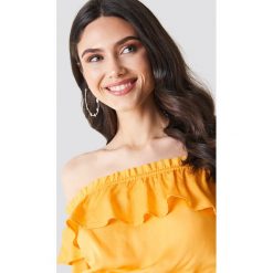 Linn Ahlborg x NA-KD Bluzka z odkrytymi ramionami - Yellow. Bluzki damskie marki Linn Ahlborg x NA-KD. W wyprzedaży za 60.97 zł.