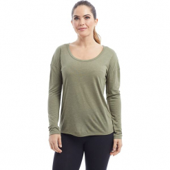 Koszulka "Micah" w kolorze khaki. Brązowe bluzki damskie BALANCE COLLECTION, z okrągłym kołnierzem, z długim rękawem. W wyprzedaży za 65.95 zł.