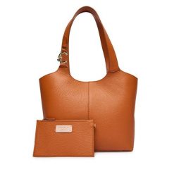 Torebka Coccinelle. Brązowe torebki do ręki damskie Coccinelle, bez wzorów, klasyczne, bez dodatków. Za 1,269.00 zł.