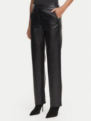 Marella Spodnie z imitacji skóry Palude 2623786012 Czarny Regular Fit. Czarne spodnie materiałowe damskie Marella, bez wzorów, ze skóry. Za 799.99 zł.