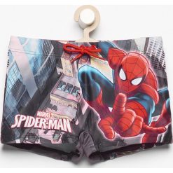Kąpielówki spiderman - Biały. Kąpielówki dla chłopców Reserved, z motywem z bajki. W wyprzedaży za 14.99 zł.