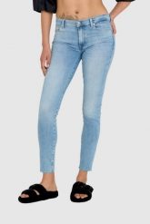 7 FOR ALL MANKIND Jasnoniebieskie jeansy damskie z wysokim stanem HW SKINNY SLIM ILLUSION, Rozmiar 26. Niebieskie jeansy damskie 7 for all mankind, z podwyższonym stanem. W wyprzedaży za 499.99 zł.