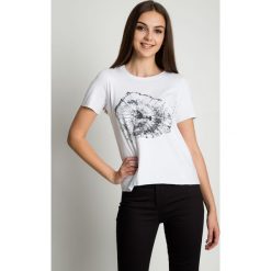 Bawełniany t-shirt z nadrukiem z przodu RABARBAR. T-shirty damskie RABARBAR, bez wzorów, z bawełny, bez kołnierzyka. W wyprzedaży za 55.00 zł.