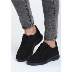 Czarne Buty Sportowe Come Down. Czarne obuwie sportowe damskie Born2be, z materiału. Za 59.99 zł.