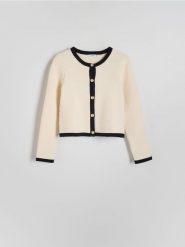 Pudełkowy kardigan ze strukturalnej dzianiny z bawełną - złamana biel. Kardigany damskie Reserved, l, bez wzorów, z bawełny. W wyprzedaży za 109.99 zł.