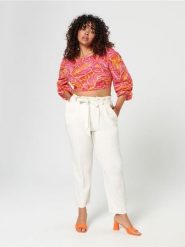 Spodnie z lnem - kremowy. Białe spodnie materiałowe damskie Sinsay, l, bez wzorów. Za 69.99 zł.