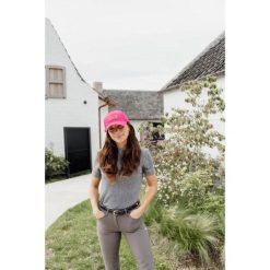 Czapka damska Kentucky Rubber. Czerwone czapki i kapelusze damskie KENTUCKY HORSEWEAR, bez wzorów, eleganckie. Za 201.50 zł.