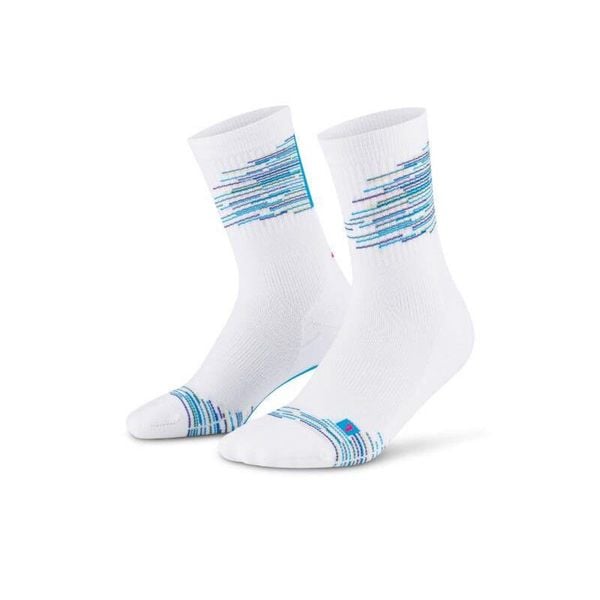 Krótkie skarpety kompresyjne Paris Vibes 80's męskie CEP. Białe skarpety męskie CEP, bez wzorów. Za 74.00 zł.