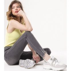 Szare Jeansy Recessionary. Jeansy damskie marki Born2be. Za 89.99 zł.