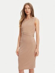 Guess Sukienka codzienna W5YK27 KAQL2 Brązowy Regular Fit. Brązowe sukienki damskie Guess, na co dzień, l, z aplikacjami, bez kołnierzyka, bez ramiączek, proste. Za 259.99 zł.
